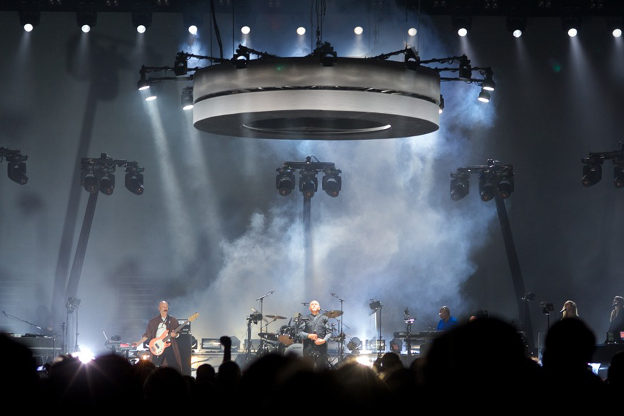 Peter Gabriel uses Kinesys Automation on tour Kinesys